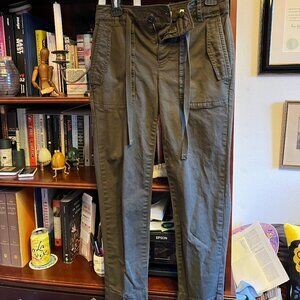 Green cargo ankle crop pants by Vince size 4 army drawstring